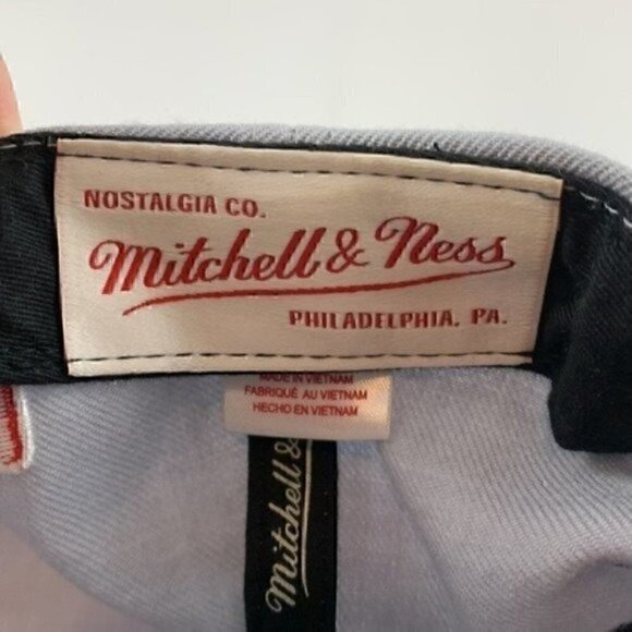 Oklahoma City Thunder NBA Mitchell & Ness SnapBack Hat - Picture 5 of 6